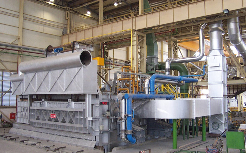 Regenerative aluminium melting furnace